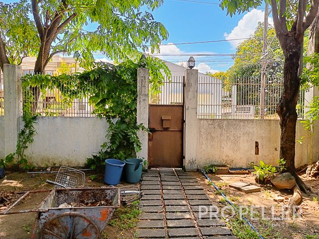 Admiral Village, Taytay, Rizal – Lot and Old House