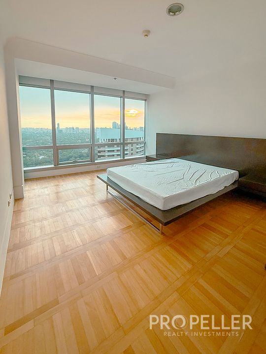 One McKinley Place, Bonifacio Global City, Taguig – 2-Bedroom Condo - Image 12