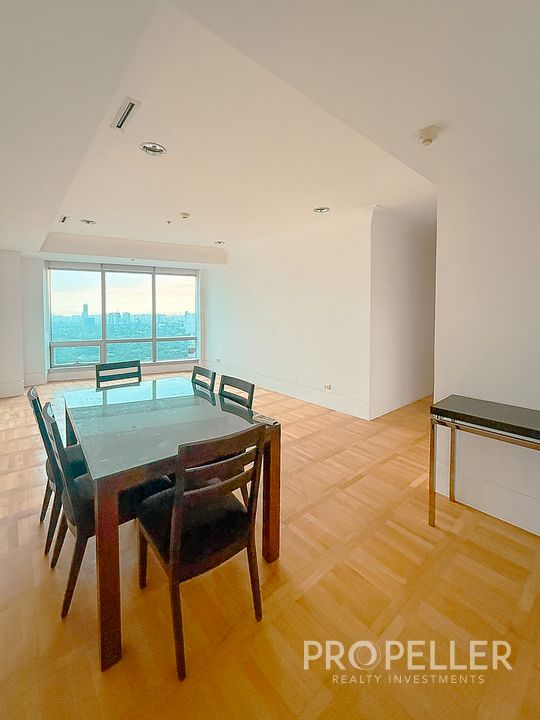 One McKinley Place, Bonifacio Global City, Taguig – 2-Bedroom Condo