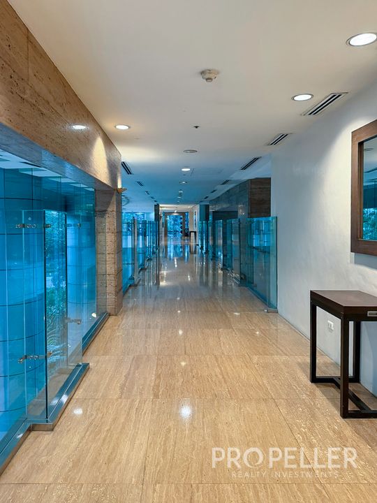 One McKinley Place, Bonifacio Global City, Taguig – 2-Bedroom Condo - Image 18