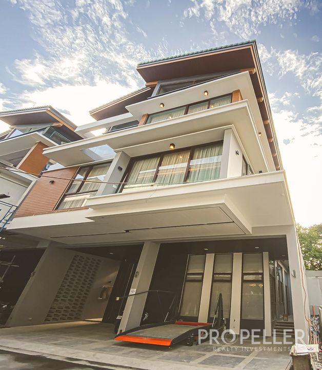 6th Street, New Manila, Quezon City – 3-Storey Townhouse with Pool (Pre-selling)