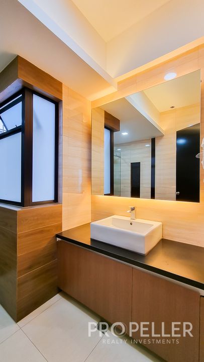 Unit E, The Benitez Courtyard, F. Benitez Street, San Juan - Brand New 5-Bedroom Townhouse - Image 9