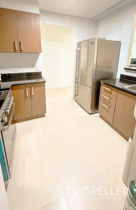 The Red Oak Tower, Bonifacio Global City, Taguig - 3-Bedroom Corner Unit - Image 10