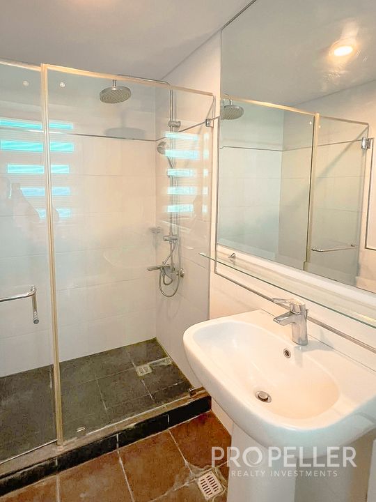 The Red Oak Tower, Bonifacio Global City, Taguig - 3-Bedroom Corner Unit - Image 7